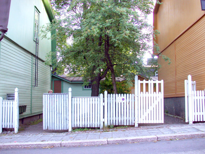 Helsinki Vallila: Bäume zwischen Häusern