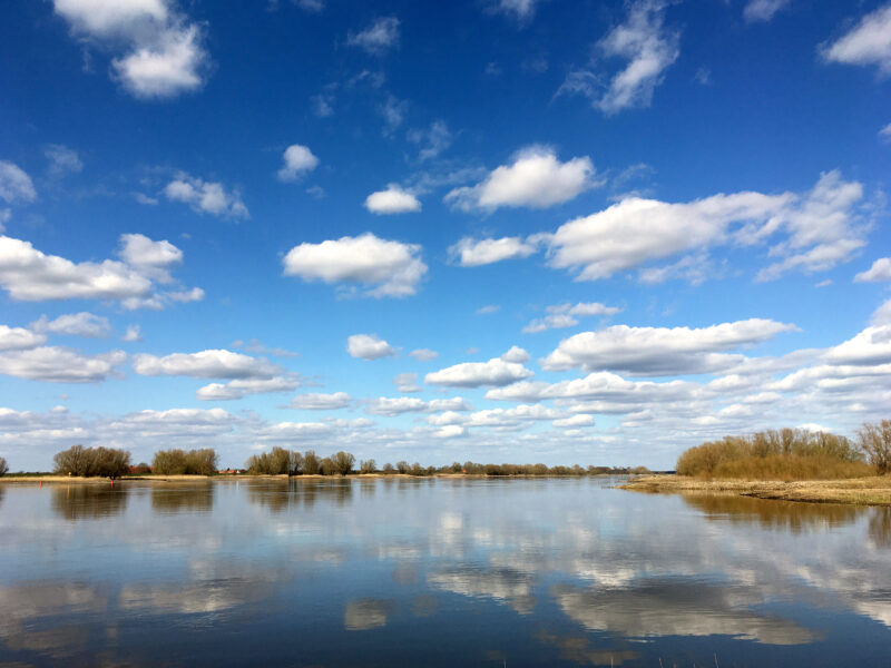 Elbe, Clouds, Reflections