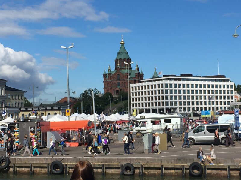 Helsinki: Uspenski-Kathedrale, Marktplatz und Zuckerwürfel