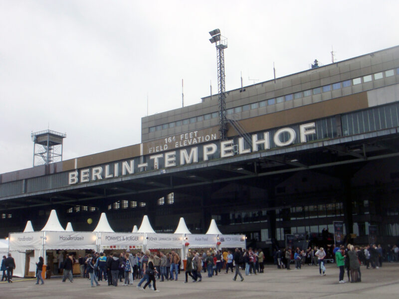 Food Court beim Berlin Festival 2011, Flughafen Tempelhof