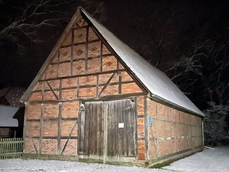 Fachwerkhaus mit Schnee, Wendland
