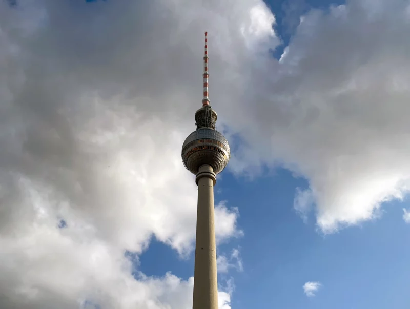 Berliner Fernsehturm im Spätsommer