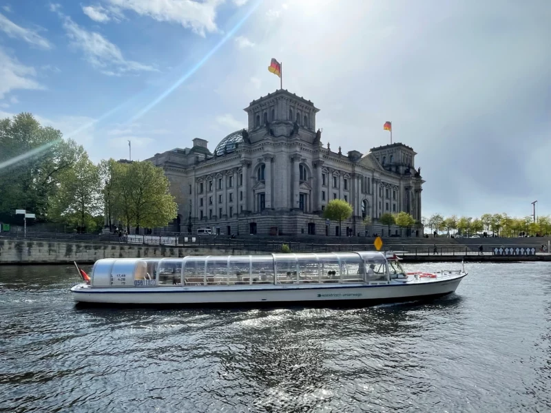 Reichstag, Spree, Ausflugsdampfer, Berlin